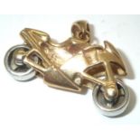 9ct yellow and white gold solid motorbike charm/pendant 5.8g. P&P group 1 (£16 for the first item