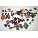 Loose gemstones: mixture of uncut semi precious stones, largest L: 30 mm 95g total. P&P group 1 (£16