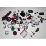 Loose gemstones: collection of mixed stones including aquamarine, opal etc, some in gold and metal