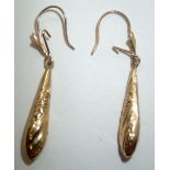 Pair of 9ct gold drop earrings 1.2g. P&P group 1 (£16 for the first item and £1.50 for subsequent