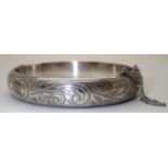 Hallmarked silver engraved bangle 20g. P&P group 1 (£16 for the first item and £1.50 for