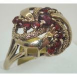 Ladies 9ct gold, fancy large garnet cluster ring size N 3.6g. P&P group 1 (£16 for the first item