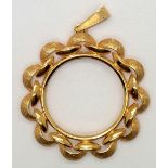 9ct gold sovereign pendant mount 2.4g. P&P group 1 (£16 for the first item and £1.50 for