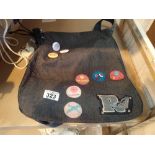 Laptop denim shoulder bag and badge. P&P Group 1 (£14+VAT for the first lot and £1+VAT for