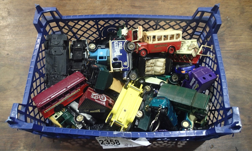 Box 0f mixed diecast model vehicles. This lot is not available for in-house P&P, please contact