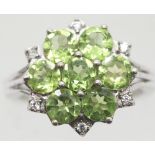 925 silver peridot type stone set ring, size R/S, 5g. P&P Group 1 (£14+ VAT for the first lot and £