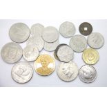 Collection of mixed worldwide coins. P&P Group 1 (£14+VAT for the first lot and £1+VAT for
