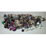 Loose gemstones: Large amount of mixed loose gemstones, including diamonds, opals, carnelian,