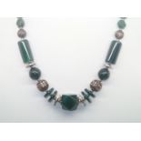 Large green stone set necklace, L: 48 cm P&P group 1 (£16 for the first item and £1.50 for