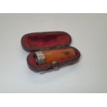 Silver mounted amber cigar holder in a fitted case P&P group 1 (£16 for the first item and £1.50 for