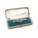 Boxed Edwardian 9ct gold peridot and pearl brooch, 2.5g P&P group 1 (£16 for the first item and £1.