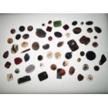 Loose stones: good collection of polished and natural stones including several moss, banded and