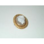 Antique yellow metal presumed gold mounted oval fine relief cameo brooch, 4.7g P&P group 1 (£16