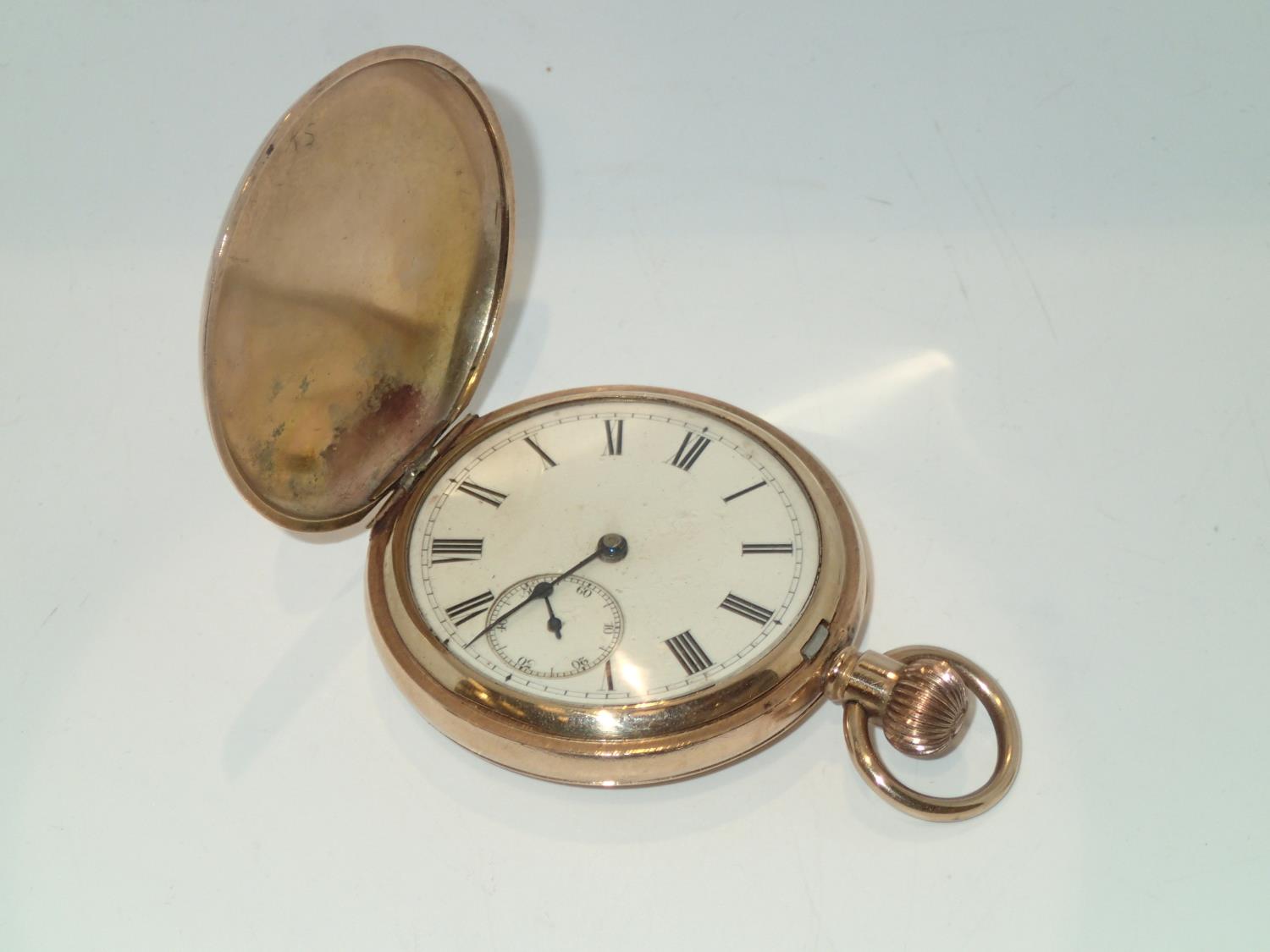 Gents gold plated Waltham crown wind full hunter pocket watch no 822947. Working at lotting up P&P