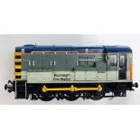 Bachmann 32-104 OO Gauge Class 08 653 Railfreight Distribution Livery Loco - Unboxed P&P group 1 (£