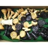 Box of wooden chess and draughts pieces P&P group 2 (£20 for the first item and £2.50 for subsequent