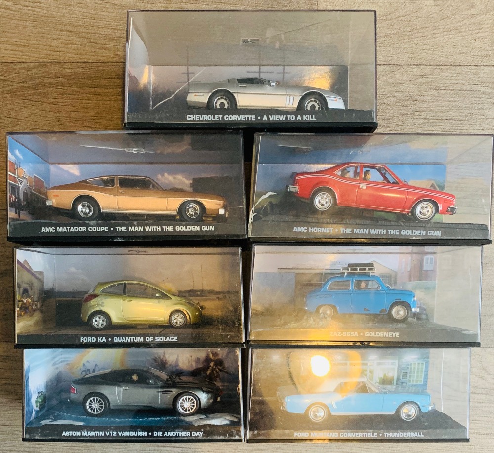 7x 1/43 Scale James Bond Die Cast Model Cars - All Contained in Plastic Case Boxes P&P group 2 (£