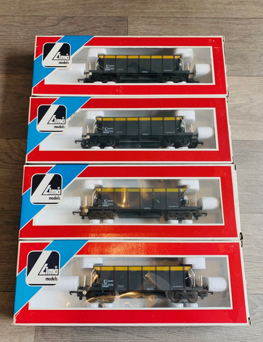 4x Lima OO Gauge 305667 - YGH SEACOW Bogie Ballast Wagon Grey/Yellow - All Boxed P&P group 2 (£20