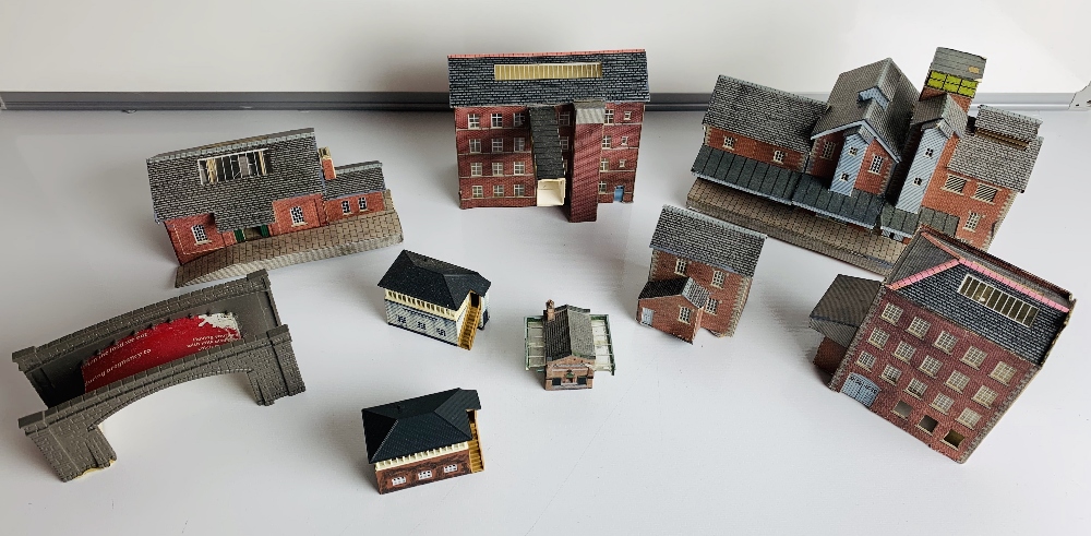 9x N Gauge Kit Built Buildings & Bridges - Mostly Metcalfe Card Kits - See Picture P&P group 2 (£