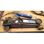 Car trolley jack and a grease gun. This lot is not available for in-house P&P, please contact the