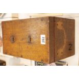 Vintage oak storage chest 19 x 34 x 22 cm. P&P Group 2 (£18+VAT for the first lot and £2+VAT for