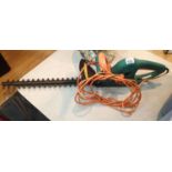 Powerbase hedge cutter with lead. P&P Group 2 (£18+VAT for the first lot and £2+VAT for subsequent