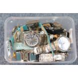 Box of gents wristwatches. P&P Group 1 (£14+VAT for the first lot and £1+VAT for subsequent lots)