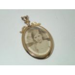 Antique 9ct gold double sided picture frame pendant with original glass (undamaged) 14.8g total