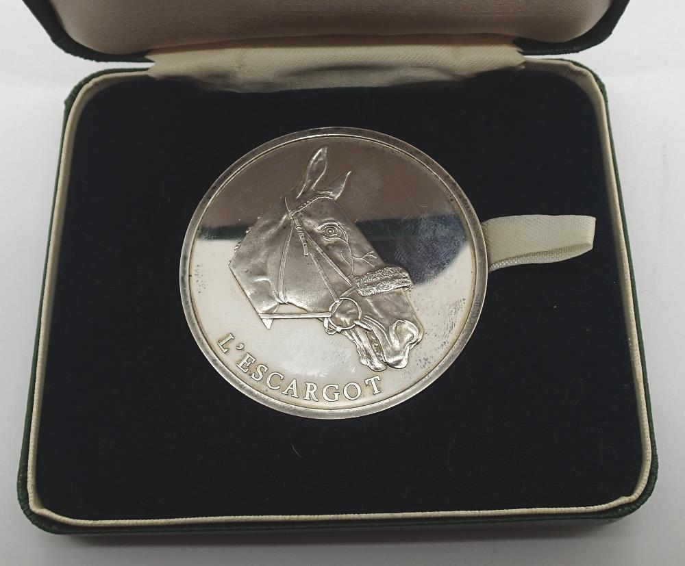 Sterling silver 1975 L'Escargot 1st News of the World Grand National medal boxed with full