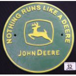 Cast iron John Deere sign D: 28 cm. P&P Group 2 (£18+VAT for the first lot and £2+VAT for subsequent