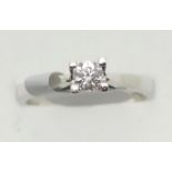 Contemporary platinum four-claw diamond solitaire diamond engagement ring, size N, 4.6g. P&P Group 1