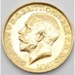 Full George V 1915 sovereign. P&P Group 1 (£14+VAT for the first lot and £1+VAT for subsequent lots)