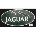 Cast iron Jaguar sign W: 35 cm. P&P Group 2 (£18+VAT for the first lot and £2+VAT for subsequent