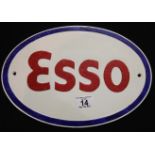Cast iron Esso sign W: 32 cm. P&P Group 2 (£18+VAT for the first lot and £2+VAT for subsequent lots)