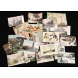 Collection of vintage postcards. P&P Group 1 (£14+VAT for the first lot and £1+VAT for subsequent