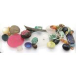 Loose stones: good collection of polished and natural stones including several agate, malachite