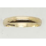 9ct gold slim wedding band, size K/L, 2.2g. P&P Group 1 (£14+VAT for the first lot and £1+VAT for