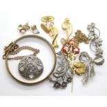 Collection of mixed jewellery including silver. P&P Group 1 (£14+VAT for the first lot and £1+VAT