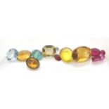 Loose gemstones: mixed gemstones including sapphires, rubies? and citrines. P&P Group 1 (£14+VAT for
