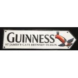 Cast iron Guinness sign L: 38 cm. P&P Group 2 (£18+VAT for the first lot and £2+VAT for subsequent