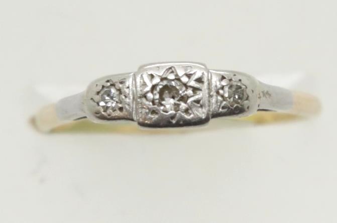 18ct gold platinum set three-stone diamond ring, size P, 2.0g. P&P Group 1 (£14+VAT for the first