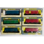 6x Wrenn OO Gauge Fruit / Utility Van Wagons - Boxed P&P group 2 (£20 for the first item and £2.50