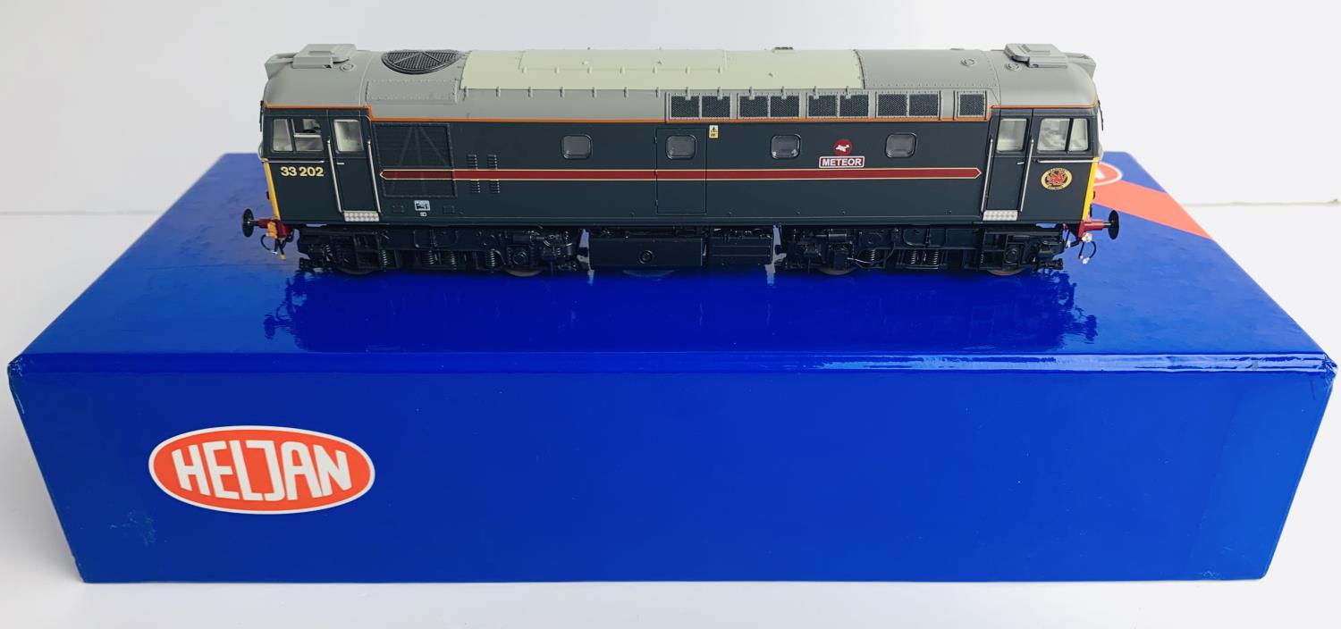 Heljan 33341 Fitted with P4 Wheel Sets, DCC Digital Sound Lego Man Biffo LSESU, Class 33202