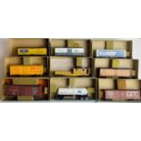 9x Athearn HO Gauge Assorted Freight Wagons - Boxed. P&P Group 2 (£18+VAT for the first lot and £2+