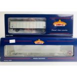 2x Bachmann Wagons - To Include Intermodal & 46T VGA Slidign Wall - 1x Wagon is Lacking Bogies, 1x