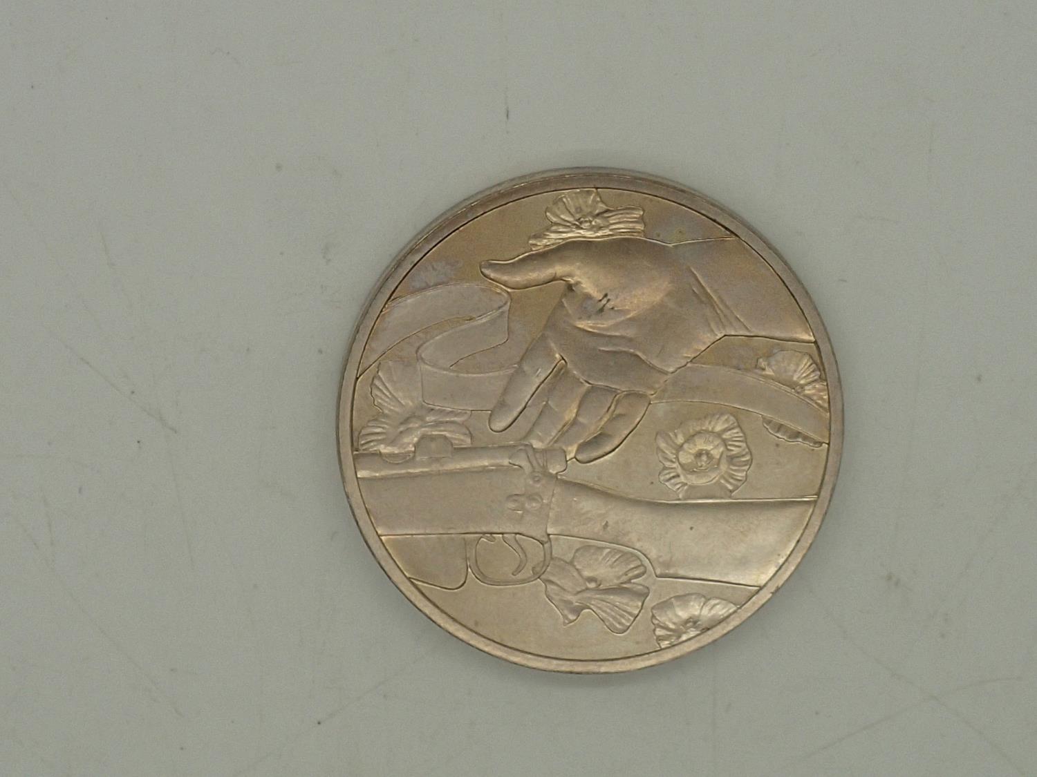 Coin to commemorate the end of WWI (eleventh hour - eleventh day - eleventh month). P&P group 1 (£16 - Image 2 of 2