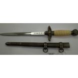 German WWII style Luftwaffe dress dagger, L: 41 cm, blade L: 24 cm. P&P Group 2 (£18+VAT for the