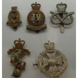 Small selection of British military cap badges. P&P Group 1 (£14+VAT for the first lot and £1+VAT