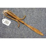 WWI style German Trench fighting knife, nicknamed 'The Snake' L: 17 cm. P&P Group 2 (£18+VAT for the