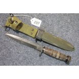 American WWII period bayonet, blade marked SAB Ridgefield MJ, scabbard stamped US M8A1, L: 29 cm,